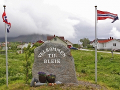 Bleik ligger ca 10 km sydväst om Andenes