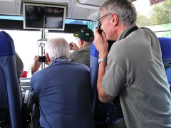 Första dagen åkte vi med buss och de flesta bilderna togs genom bussfönster.